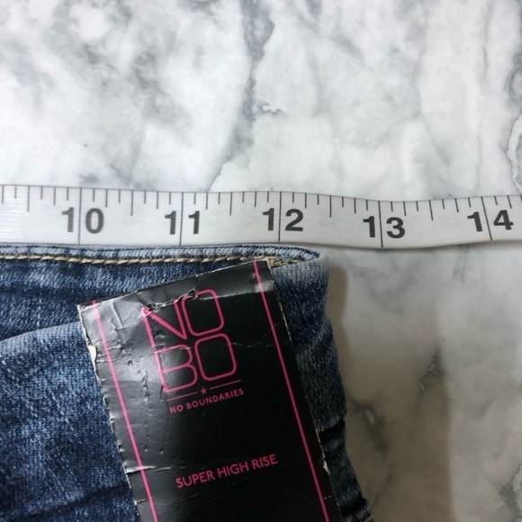No Boundaries Super High Rise Curvy Crop Skinny Jean Size 5 NWT - Picture 7 of 8